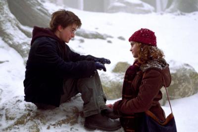 Harry/Hermione in the snow